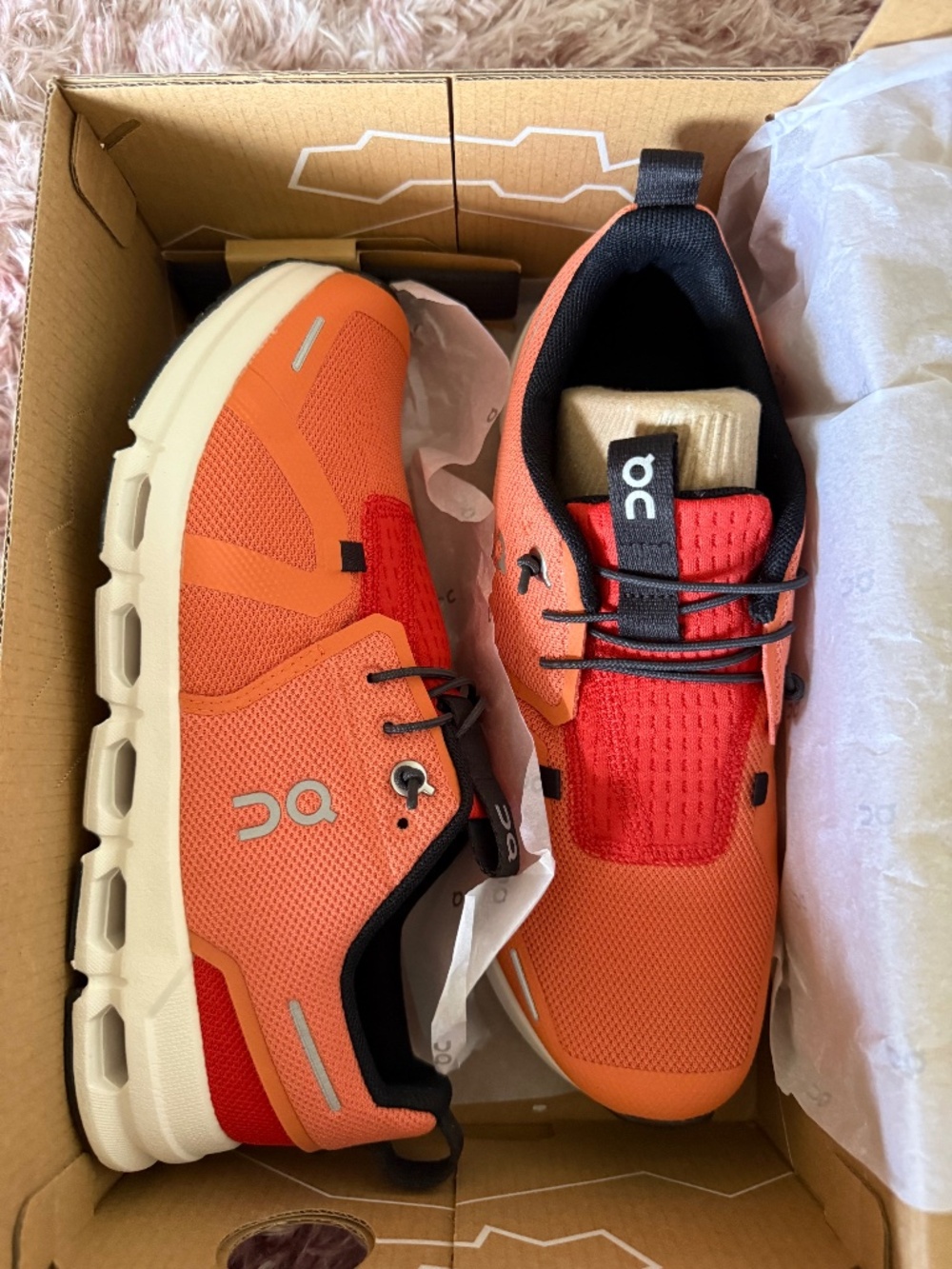 OnCloud Sky Running Shoes 5.5Y/7W (red and orange)